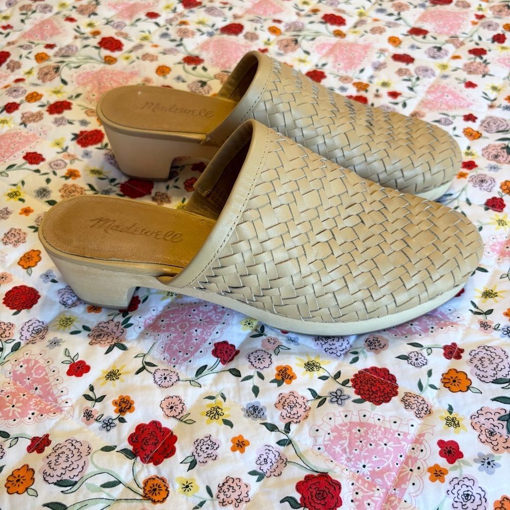 Madewell The Jordyn Clog in Woven Leather - Picture 5 of 6